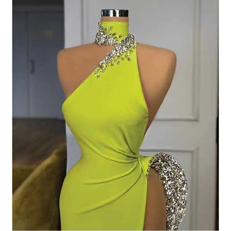 

Женское атласное платье до пола, пикантное бальное платье с высоким воротником и разрезом сбоку, мягкое вечернее платье без рукавов, расшит...