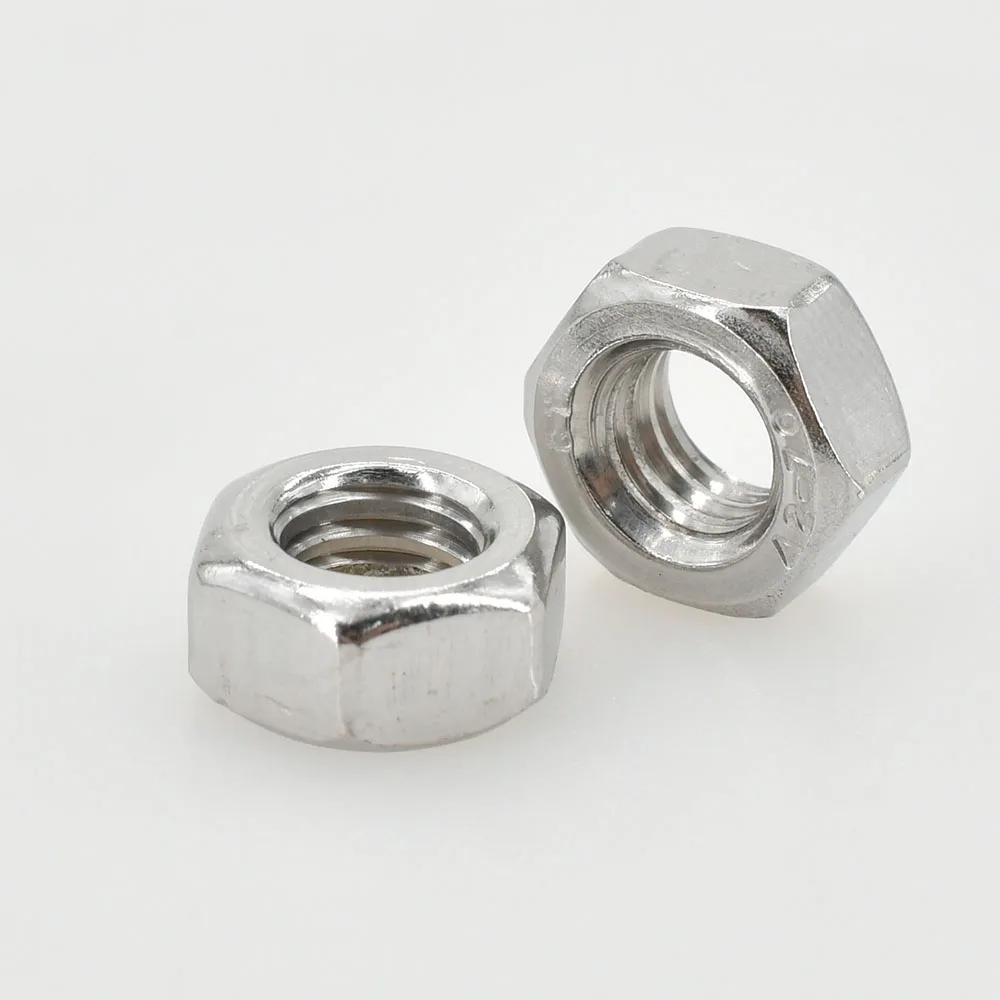 Винты с плоской головкой потайной и шестигранным углублением шестигранные винты