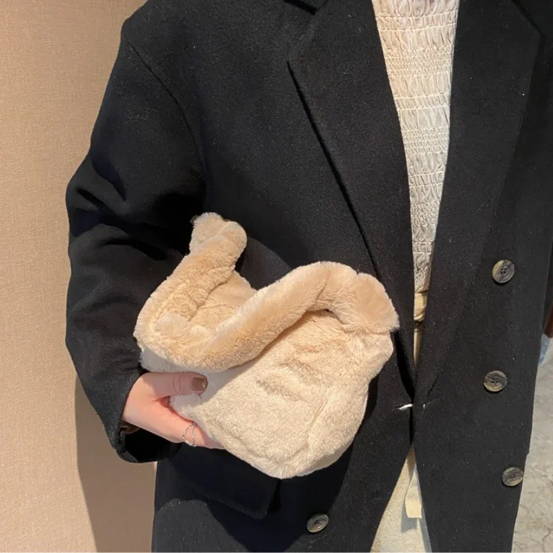 

Plush Shoulder Bags for Femme Luxury Designer Soft Winter Ladies Clutch Purse Handbag Cute Fashion Female Party Underarm Bag