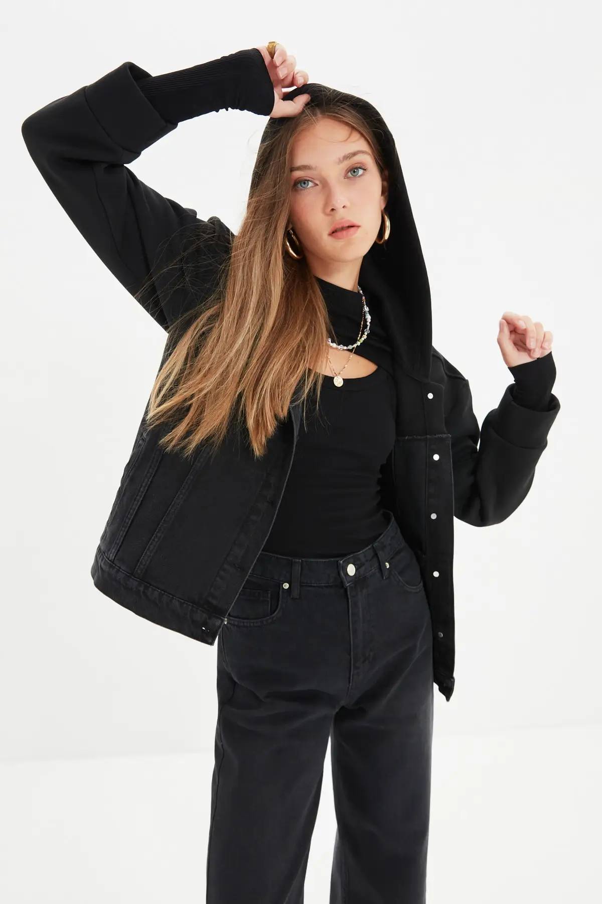 

Trendyol Hooded Denim Jacket TWOAW22CE0154