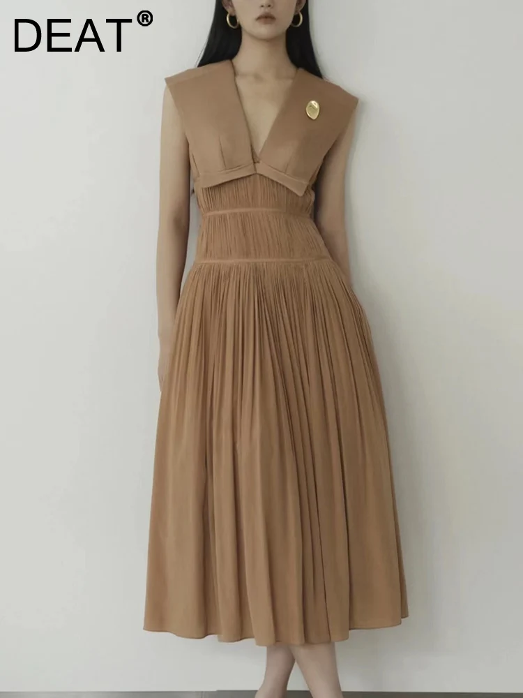 

[DEAT] Folds Slim Female Sleeveless Elegant High-end Dress Party Temperament Women New V-neck Dresses 2023 Spring 13DB1053