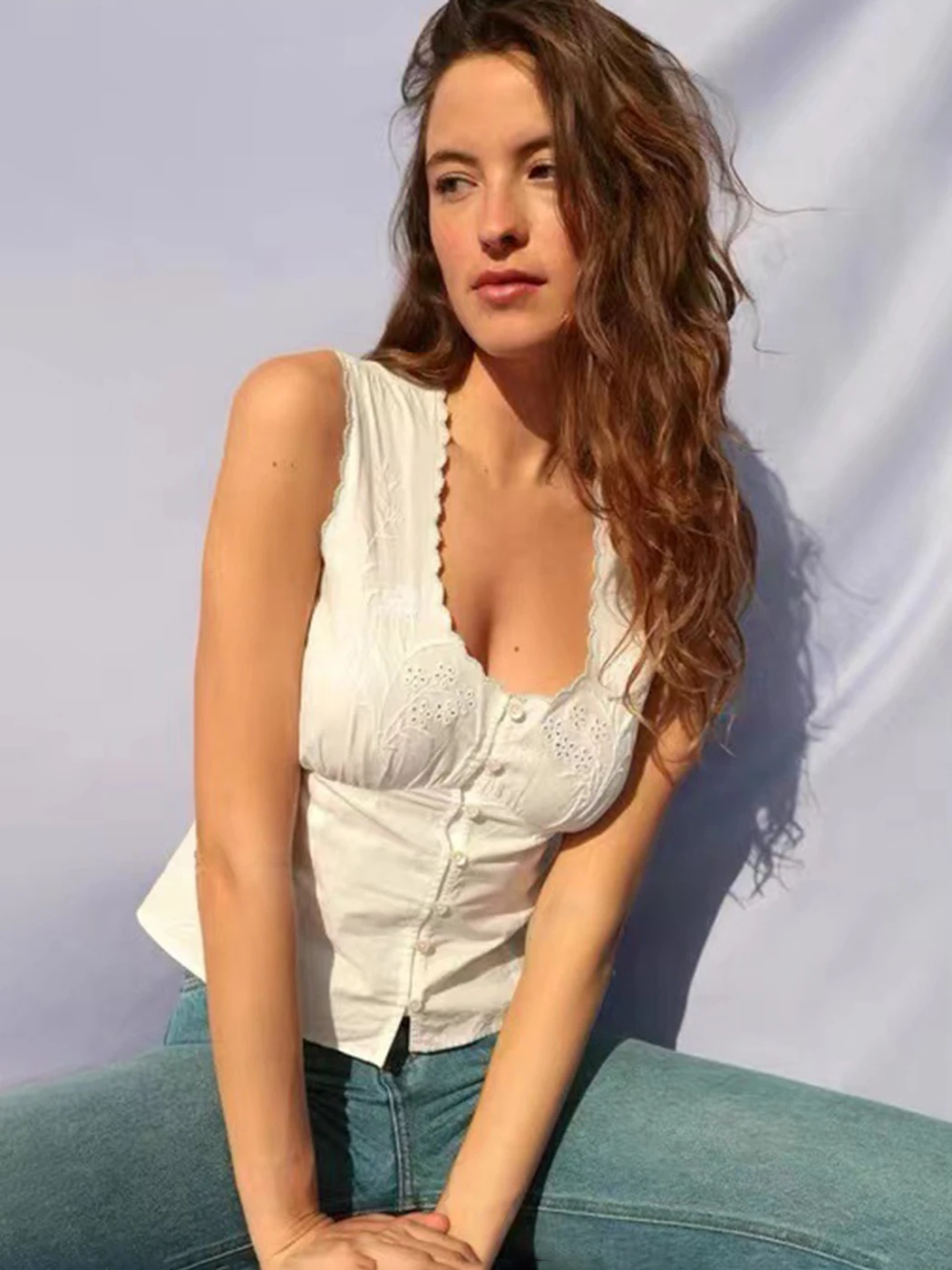 

French Style White Slim Tank Top Women Embroidery Trim U Neck Single-breasted Cotton Vest Sleeveless Casual Crop Tops Summer