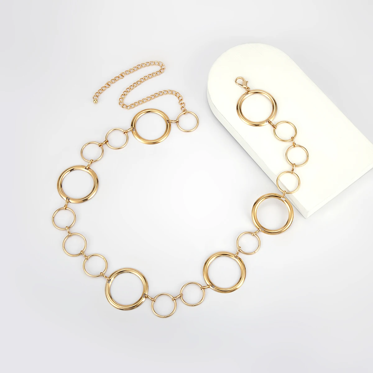 IngeSight.Z Геометрическая металлическая круглая поясная цепочка для женщин в стиле