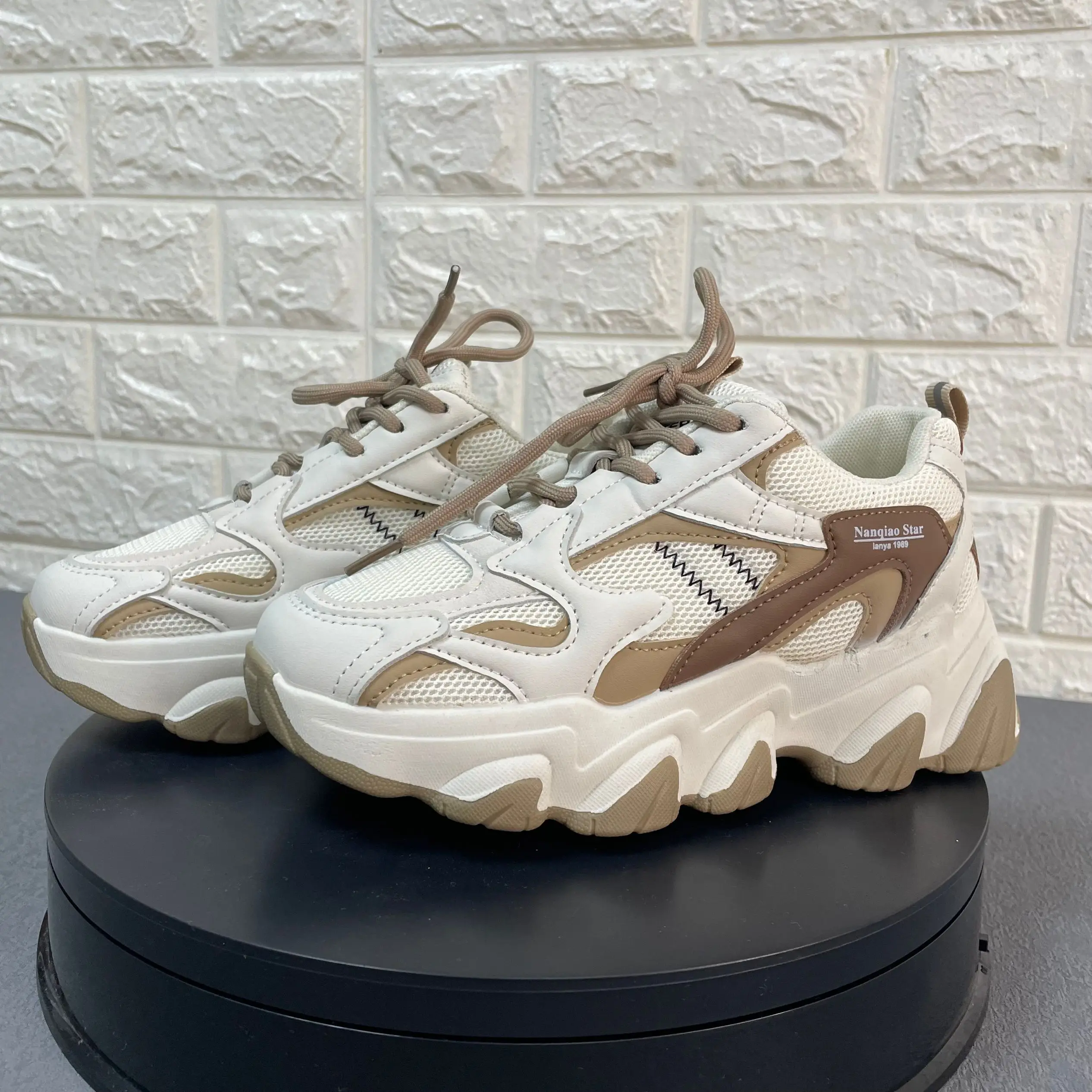 

Дышащие Модные женские кроссовки для фитнеса