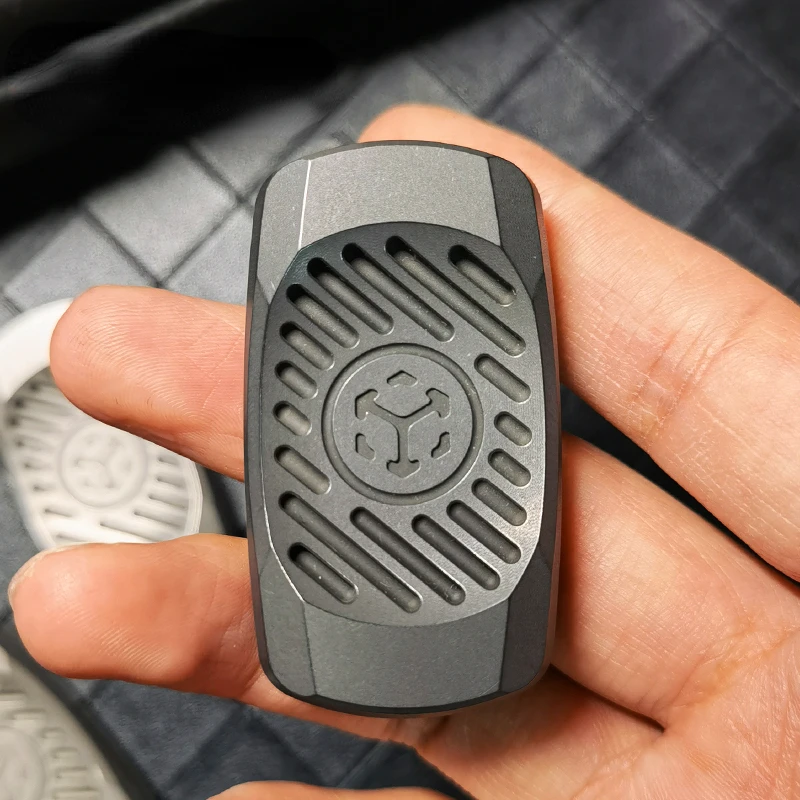 EDC Unlimited Push Brand Titanium Alloy Pop Coin Decompression Toy Fingertip Gyro Ppb Black Technology Boyfriend Gift enlarge