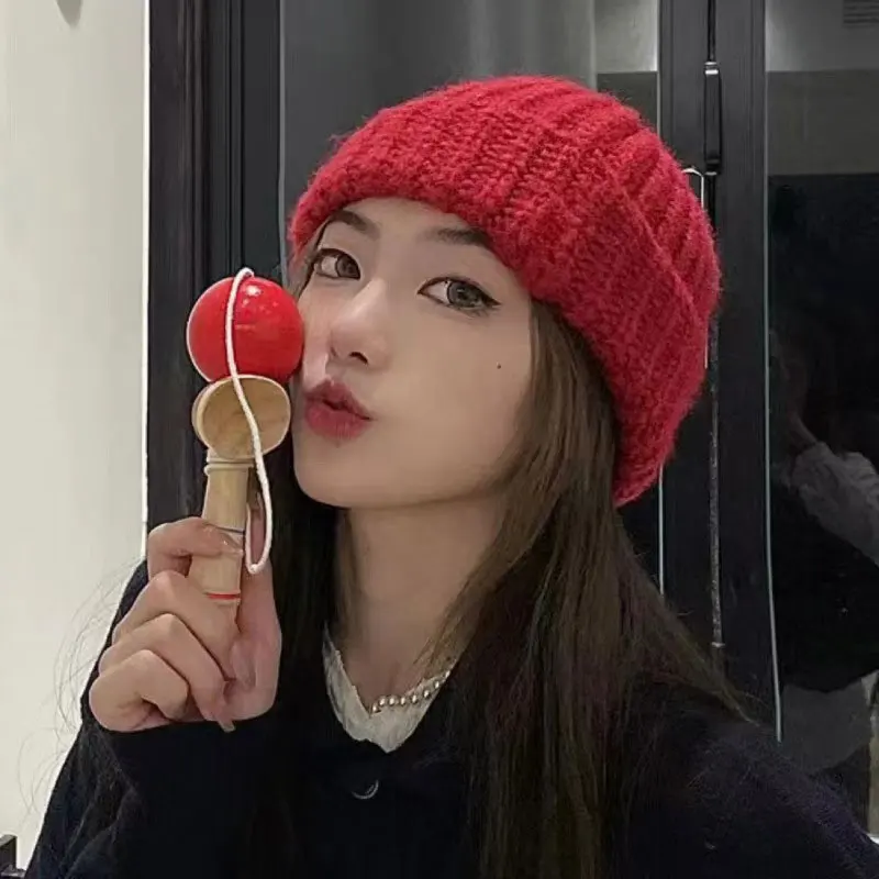 

Зимняя шапка бордового цвета, Женская Зимняя Шапка-бини унисекс, уличные толстые теплые спортивные лыжные Роскошные вязаные шапки в стиле х...