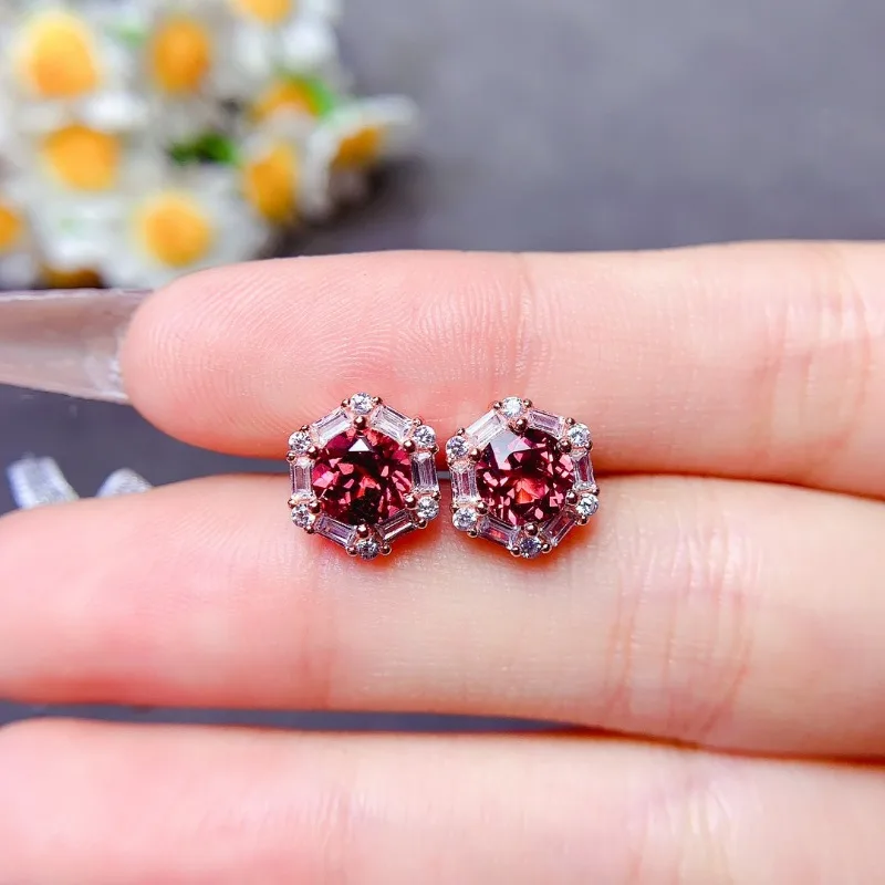 Серьги-гвоздики с натуральным гранатом 100% настоящее серебро 925 пробы ювелирные