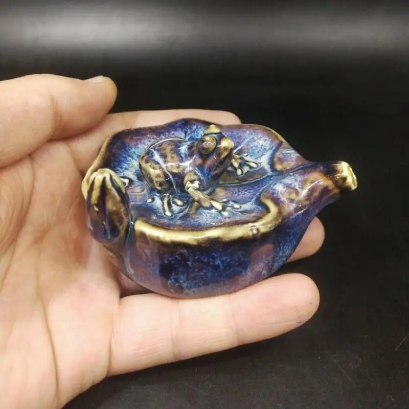 

Chinese Antiques Handmake Porcelain Lotus Leaf Frog Shape Ornaments