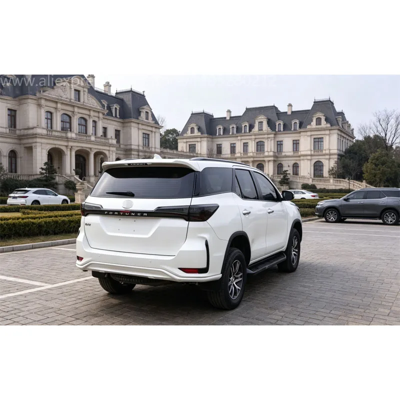 Фото Подходит для Toyota Fortuner 2016-2021 годов выпуска, улучшенный задний спойлер со светодиодными стоп-сигналами, дневными ходовыми огнями и бампером. №5