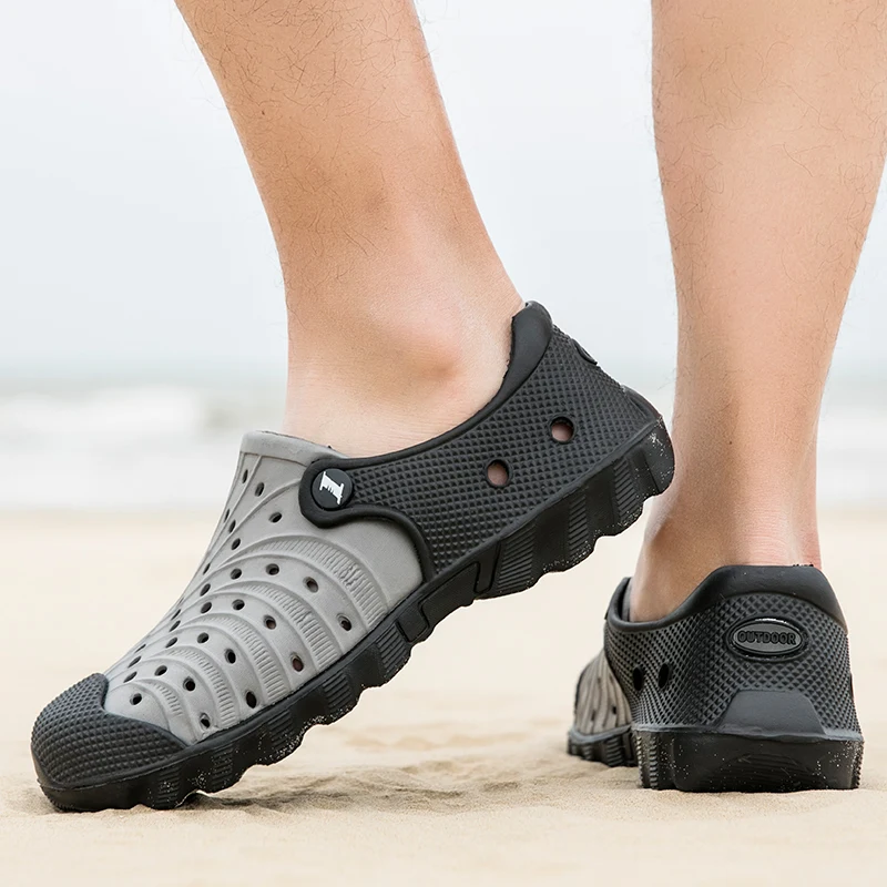 Hot Fashion Versatile Summer Men's Beach Shoes Breathable and Comfortable Outdoor Sandals Light Set Feet Casual Men's Shoes