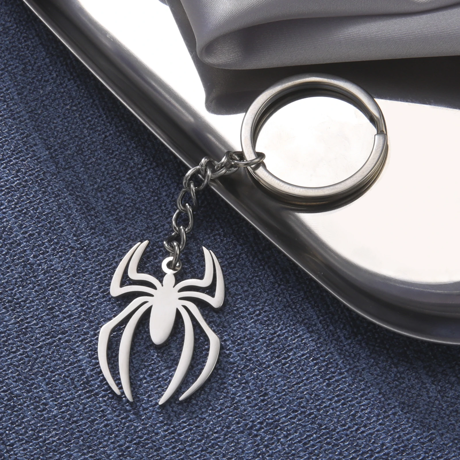 

Innovative Stainless Steel Keychain Spider Animal Pendant Products in 2023 New for Women Men Fashion Jewelry Gift Wear Safe