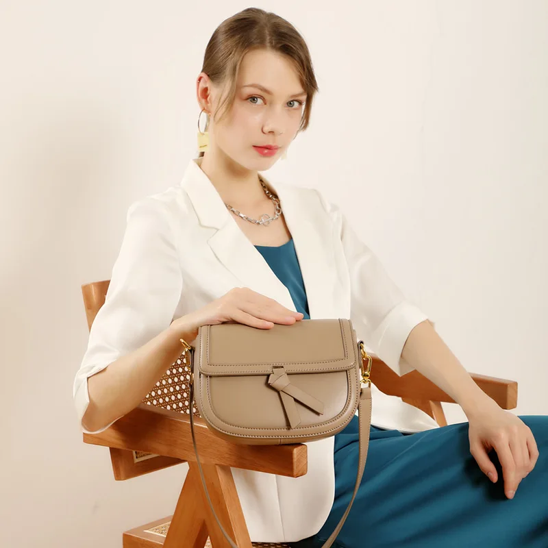 2022 New Leather Womens Saddle Bag Shoulder Messenger Bag