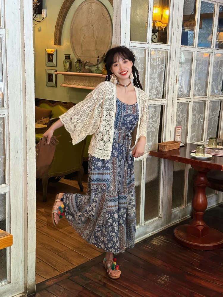 Версия короткого верхнего платья Bohemian Sun с вырезом и широкими рукавами |