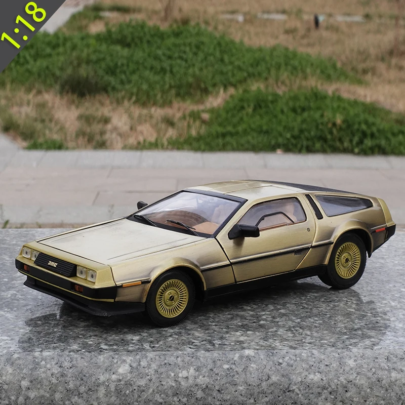 

Back To The Future Vehicle Diecast 1/18 Die-cast Alloy Metal Machine DeLorean DMC-12 Car Model Toy Gifts Collectible