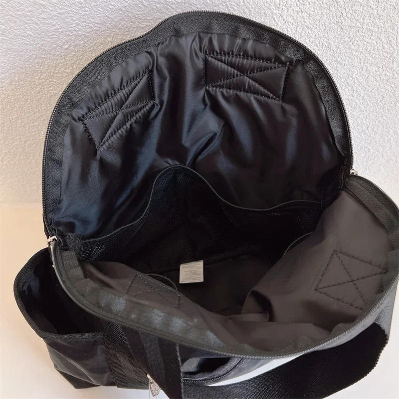 Рюкзак Lesportsacs с рисунком Снупи Marie Cat Микки Маус черный 2442 ручная сумка 35*33*14 см для