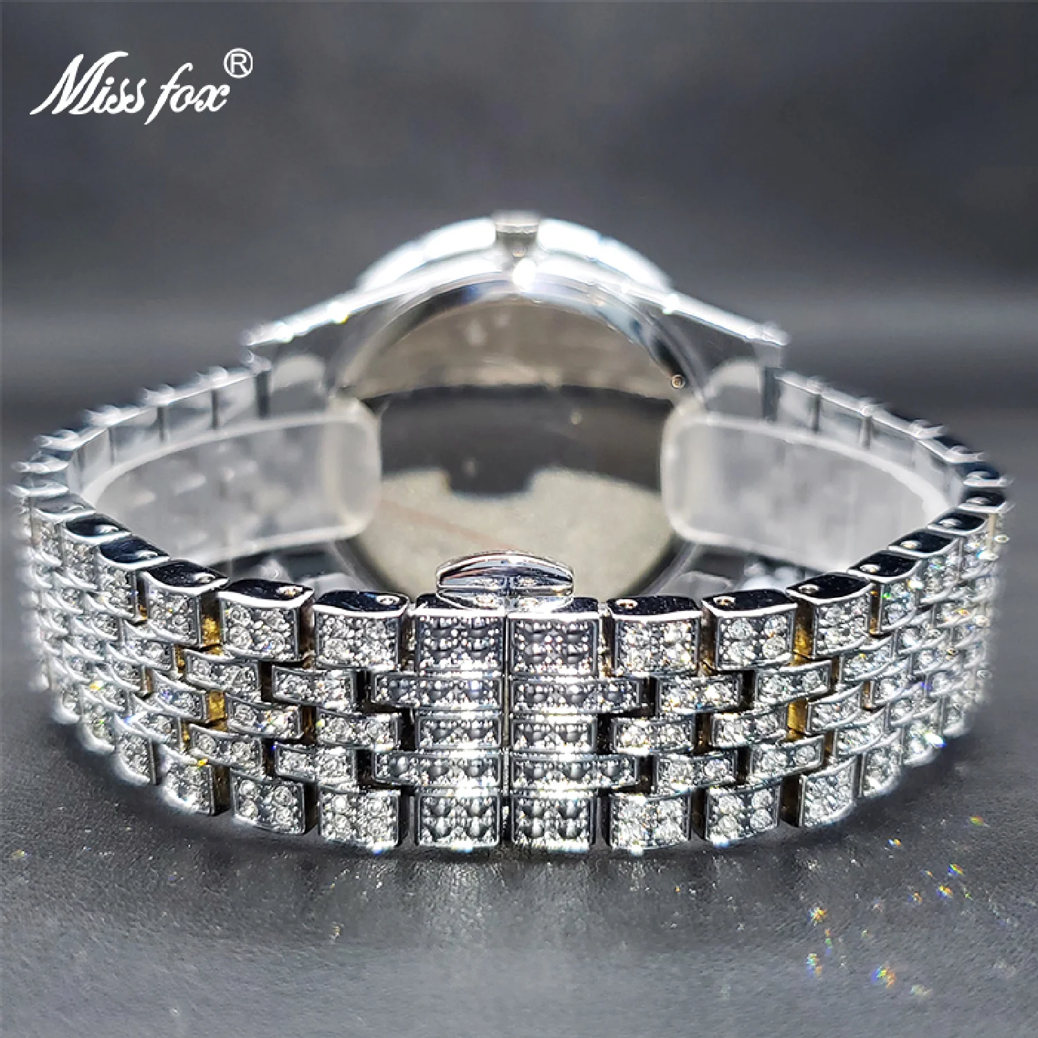 Рисунок 4 - Часы наручные женские с муассанитом