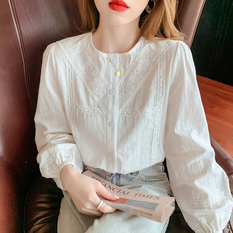 

Spring andAutumn New White Shirts Long Sleeves Round Neck Jacquard French Chic Lace Edge Hollow Top Women's Simple and Versatile