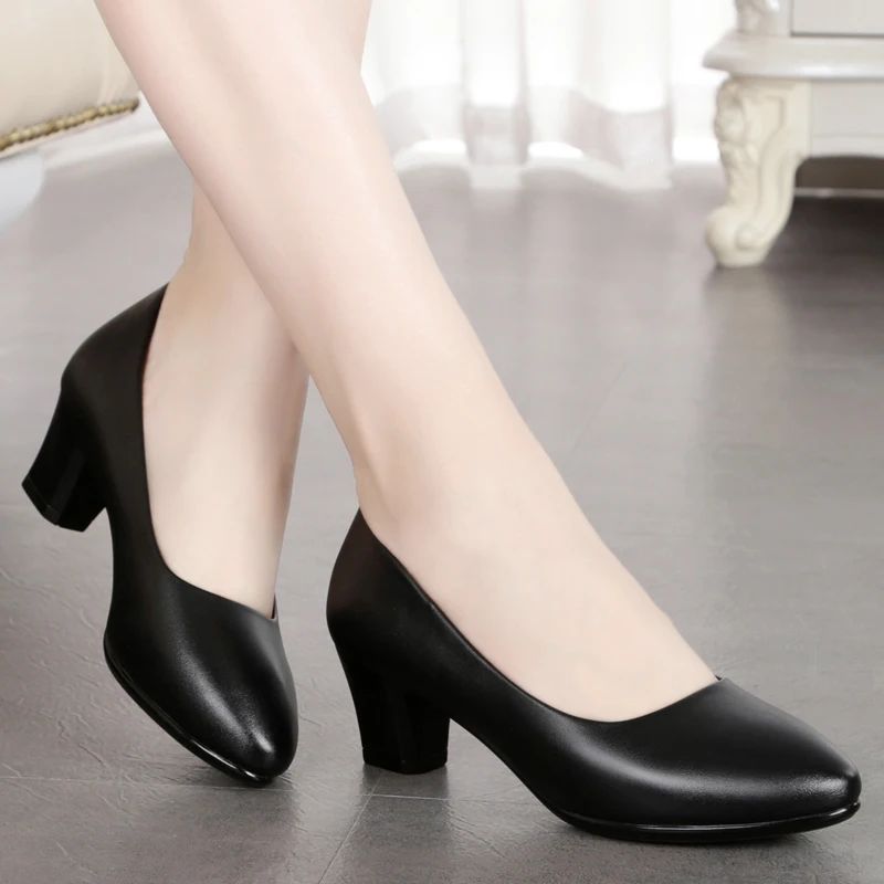 

2022 New Solid Color Women's Shoes Black Work Professional Temperament Soft Bottom High Heels Thick Heel Fashion Pumps