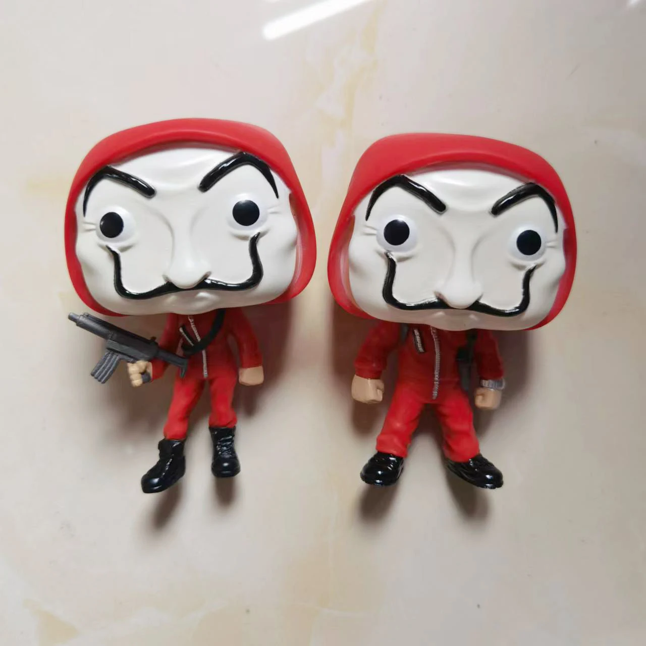 

Фигурка из винила аниме «La Casa De Papel» Токио и Берлин, 10 см