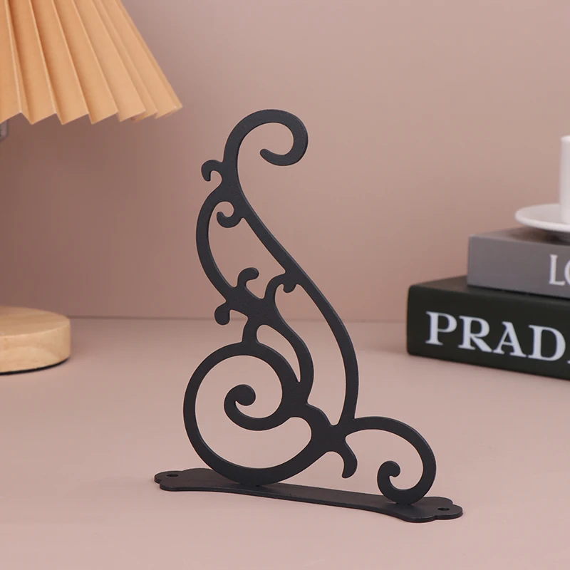 

Металлические крючки PlumHOME для подвесных корзин