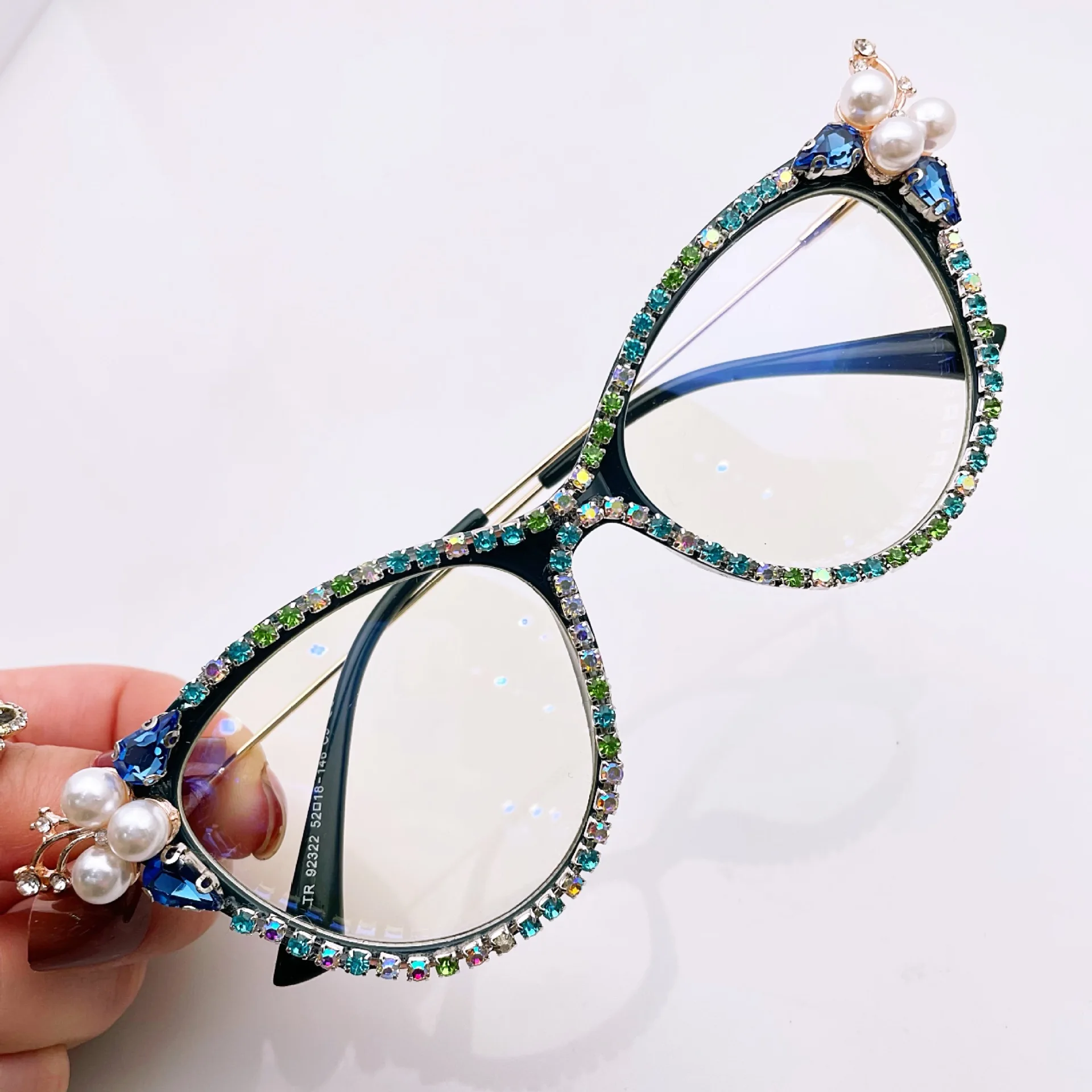 

2023 New Diamond Sunglasses Ladies Brand Designer Party Ladies Glasses Rhinestone Season Pearl Eyewear Lunette De Soleil Femme