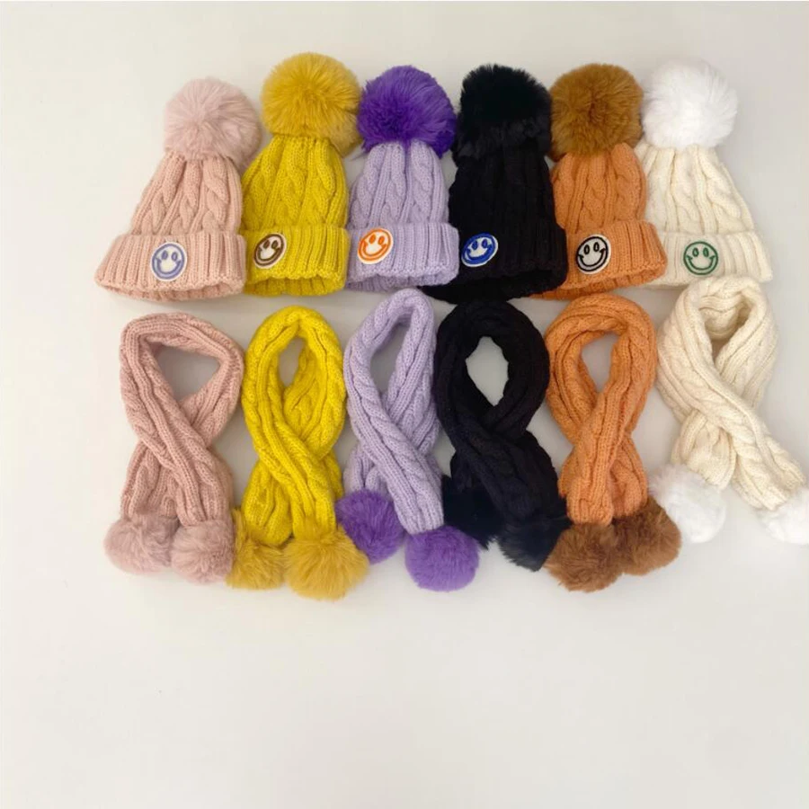 

Коллекция 2022 года, осенне-зимний детский вязаный комплект с шапками и помпонами для мальчиков и девочек, хлопковая шапка + однотонный шарф, к...