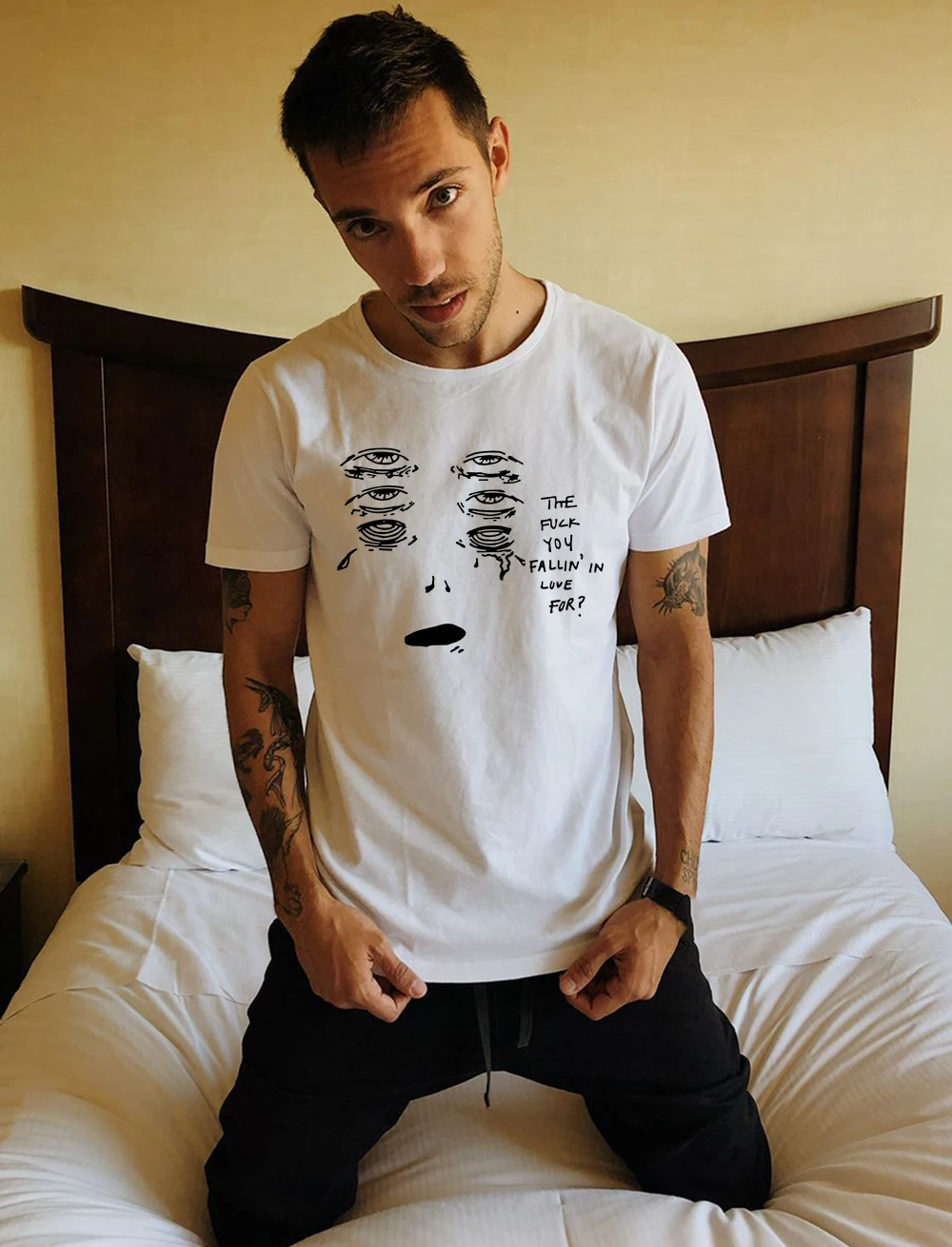 

Fallin' In Love for Print Men's Streetwear Graphic Tees Men Short Sleeve Round Neck White T-shirts Funny Tops Harajuku Aesthetic