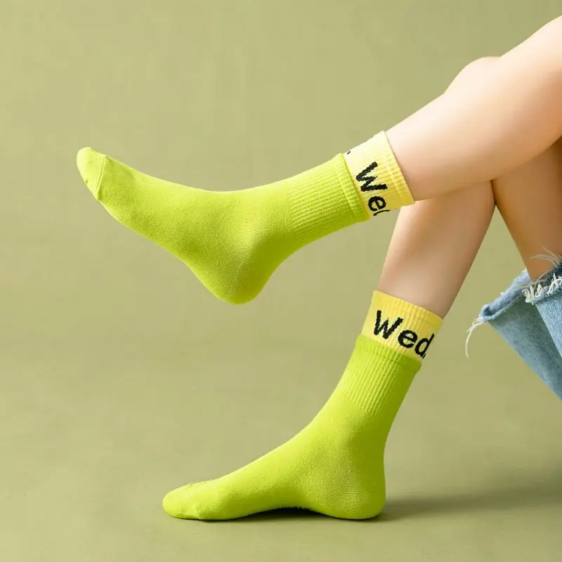 7Pairs Women's Middle Tube Socks Week Letters Stitching Contrast Color Street Cotton Socks Fashion Harajuku Casual Alphabet Sock