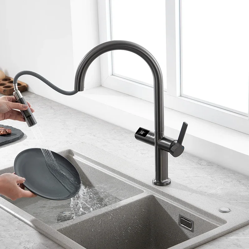 Современный гибкий кухонный смеситель с выдвижным распылением для горячей и