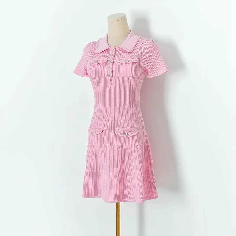 Мини-платье женское трикотажное с отложным воротником и коротким рукавом