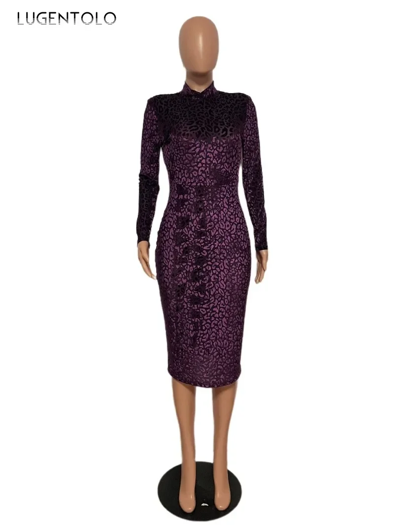 Женское элегантное платье с высоким воротником и плечевыми подушечками