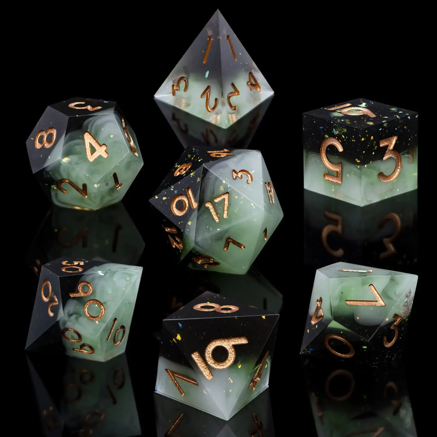 Зеленые и черные военные кости с острыми краями D20 ролевая игра полигедрал D набор