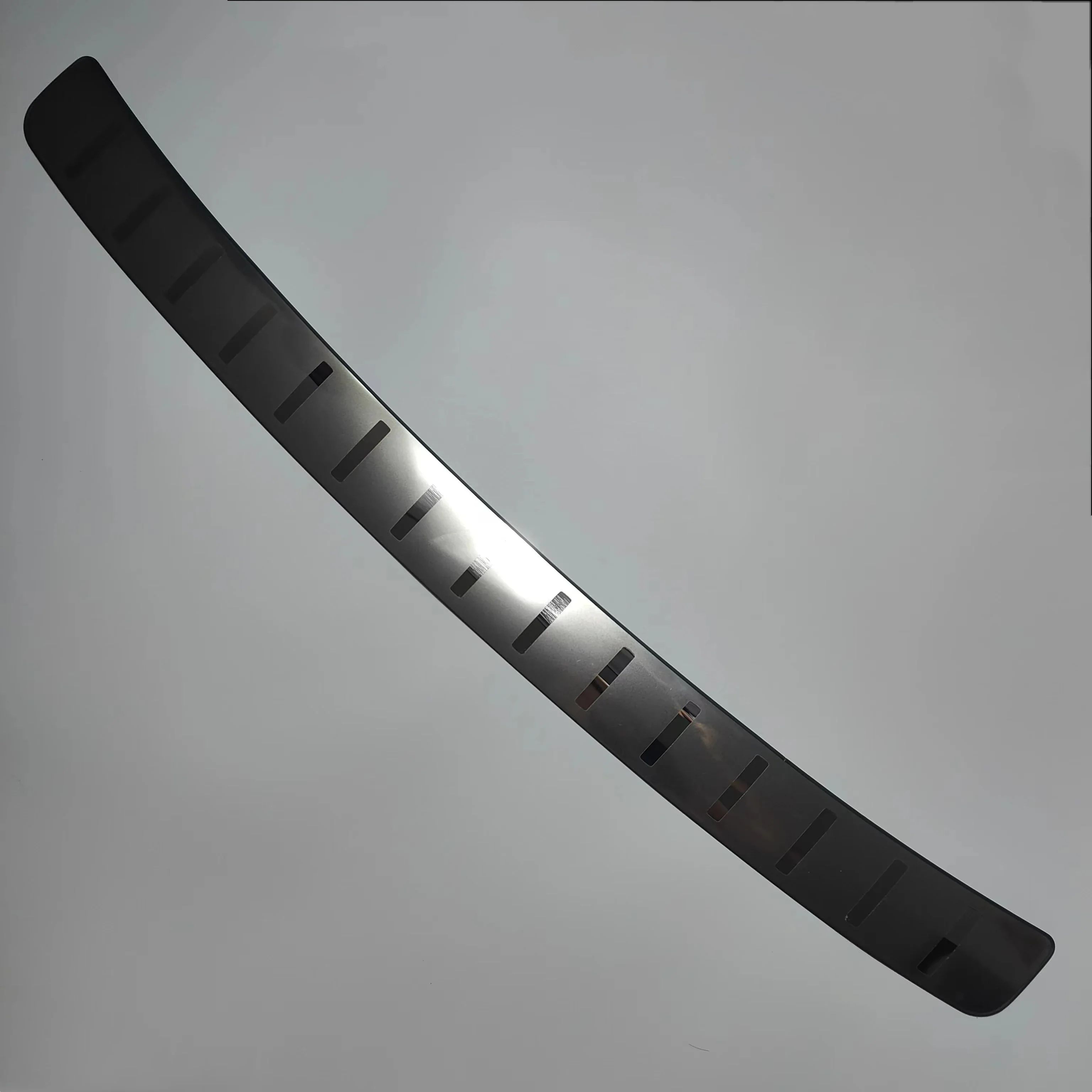 

Протектор для заднего бампера из нержавеющей стали для Volvo XC60 2018 2019 2020