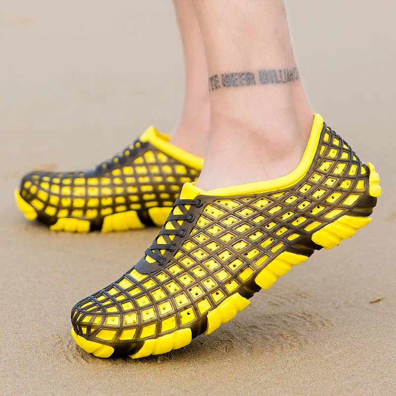 

Men Aqua Shoes Outdoor Breathable Beach Shoes Lightweight EVA Hole Quick-drying Wading Shoes Sport Water Camping Sneakers Shoes