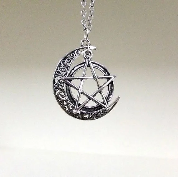

Fashion Boho Style Moon and Pentagram Necklace, Crescent Moon Necklace for Women Choker Jewelry