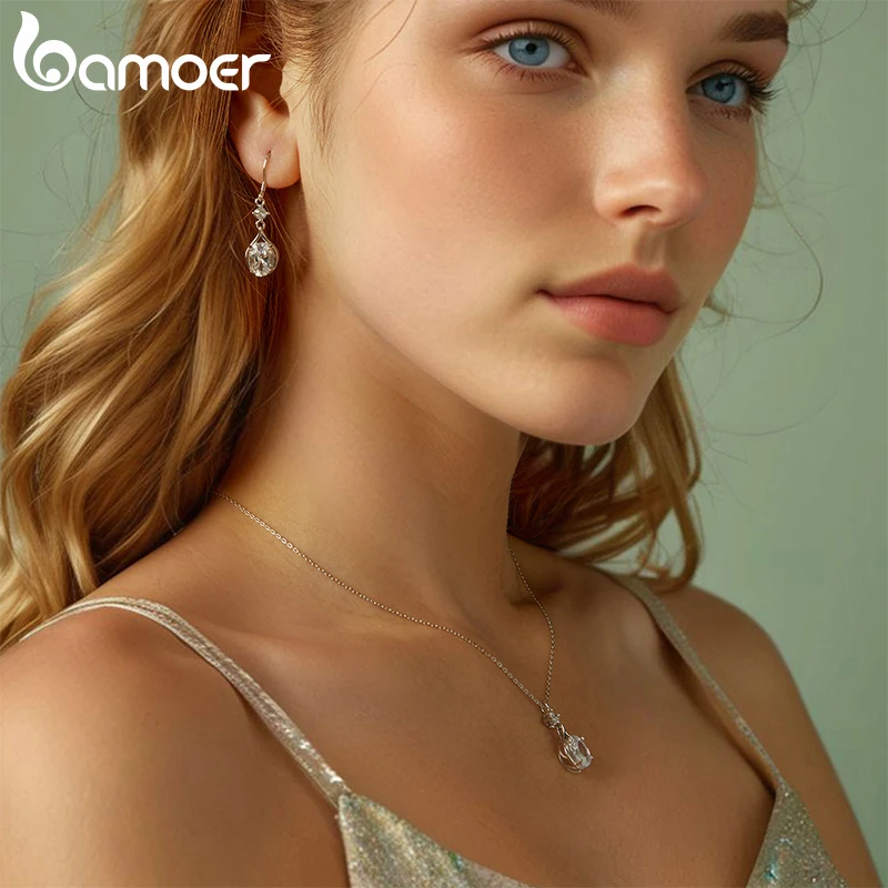 Комплект из колье и серёг серебра 925 пробы