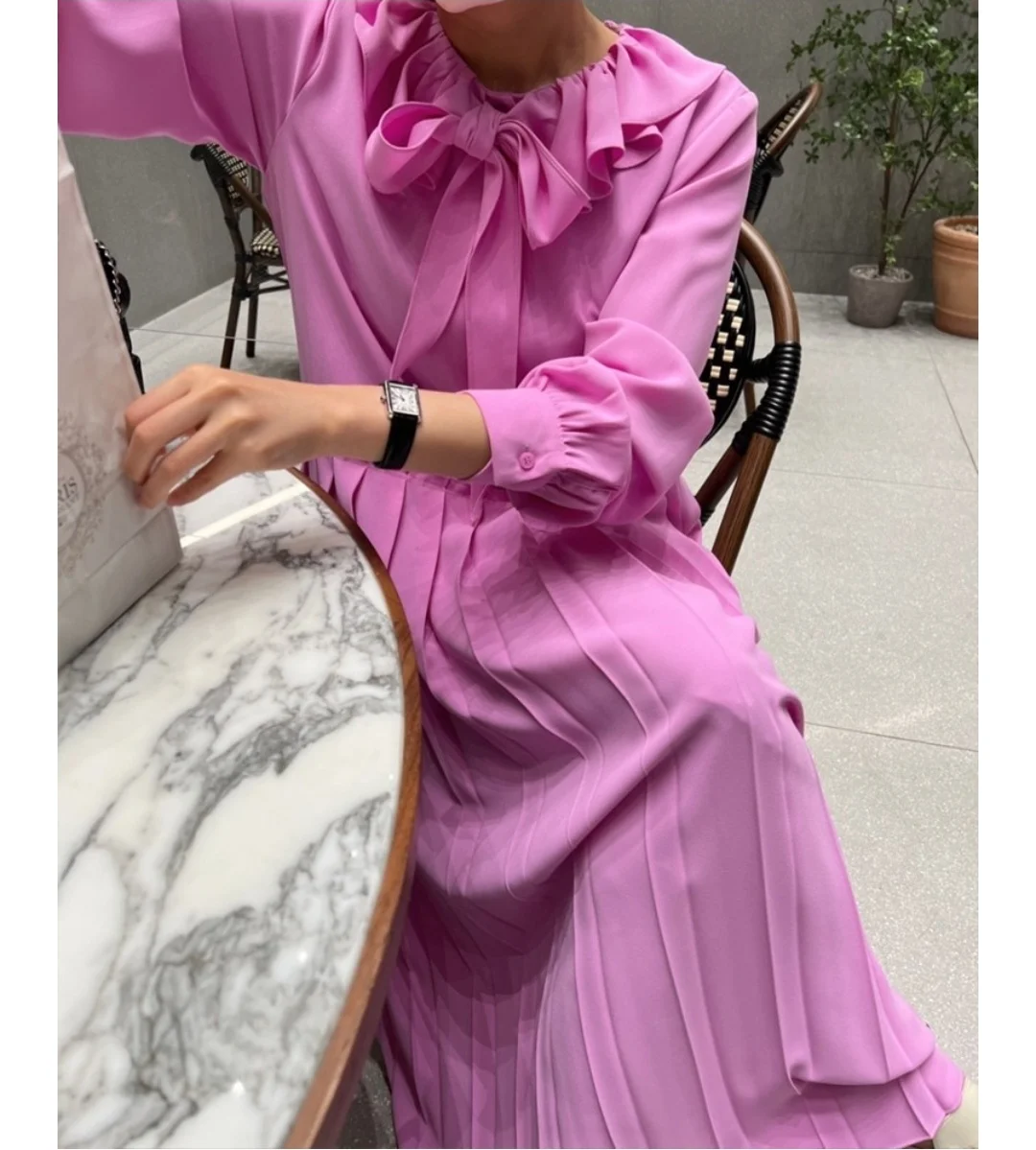 

Spring 2022 Long Sleeved Button a French Age Reducing Fungus Edge Pleated Dress
