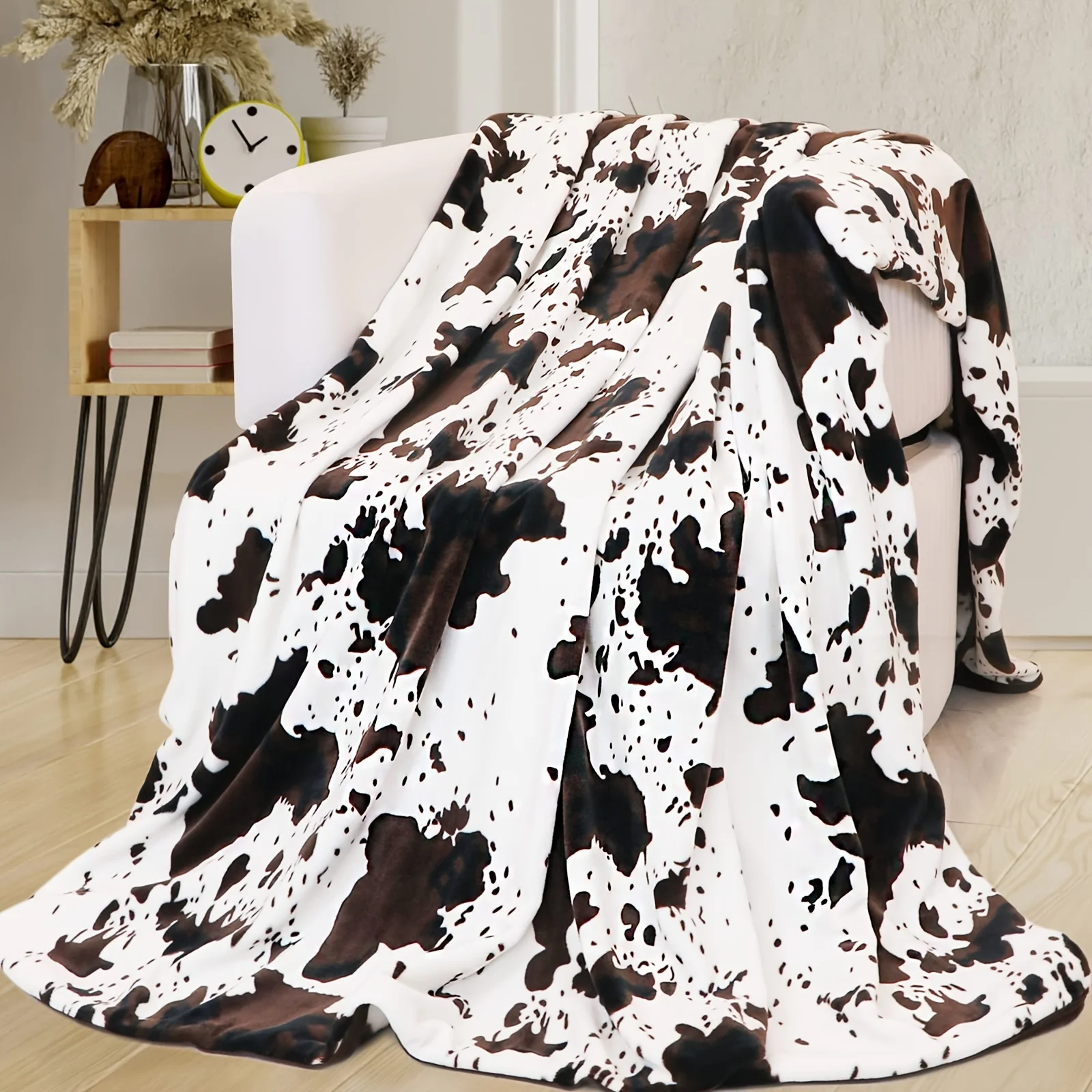 

Cute Cow Print Blanket Soft Warm Plush Throw Blanket Flannel Lightweight Travel Blankets Cozy All-Season Couch Cow Blankets