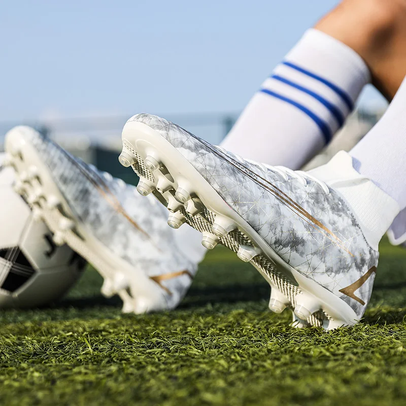 Brand Football Shoes For Men Breathable Spike Ankle Soccer Boots Man Indoor Lightweight Professional Non-Slip Futsal Sneakers