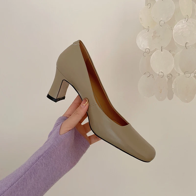 

Туфли женские на толстом каблуке 6 см, мопсы, без застежки, натуральная кожа, квадратный носок, уютная обувь для работы, для выпускного вечера...