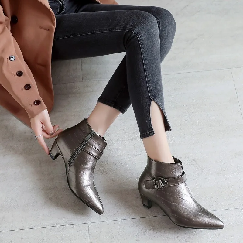 

New Fashion Women Mid Kitten Heel Ankle Boots Victorian Pointy Toe Pu Leather Belt Buckle Shoes Lace Up Retro Jeans Boots 33-43