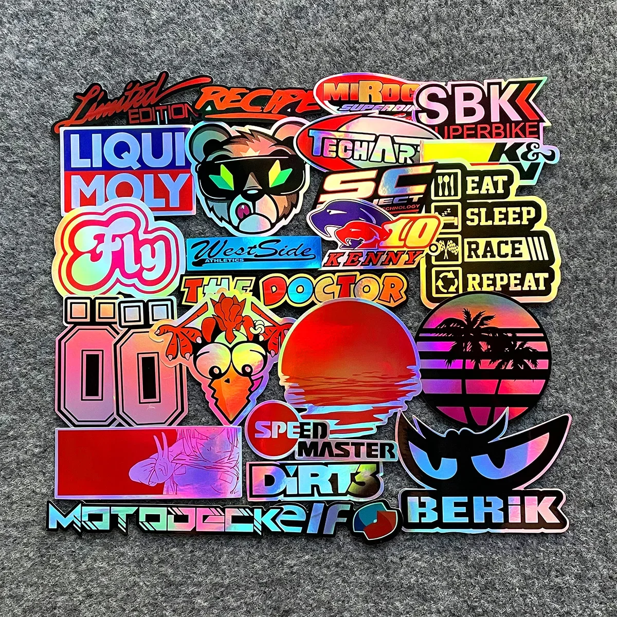 

40 шт./лот, случайные наклейки на мотоцикл, наклейки, автомобильный велосипедный шлем, танк, гоночный спонсор, логотип для Honda Yamaha Kawasaki Suzuki KTM BMW