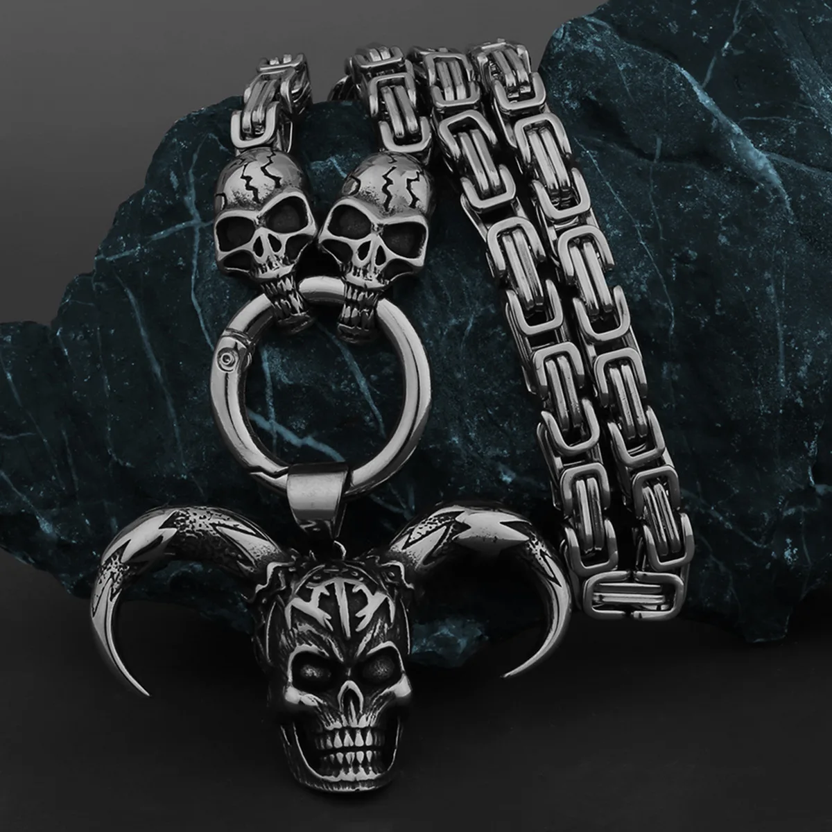 

ins creative fashion accessories ghost head chain street hip hop style clown skull titanium steel pendant