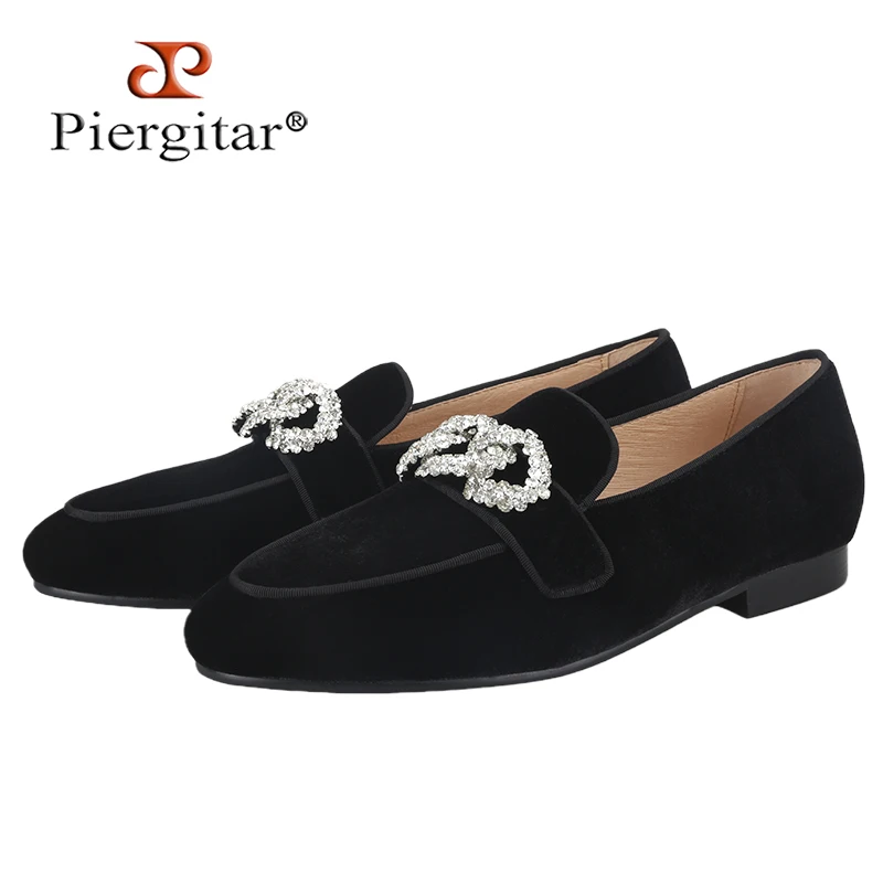 Piergitar 2025: черные бархатные мужские тапочки с цепочкой в форме кристаллов