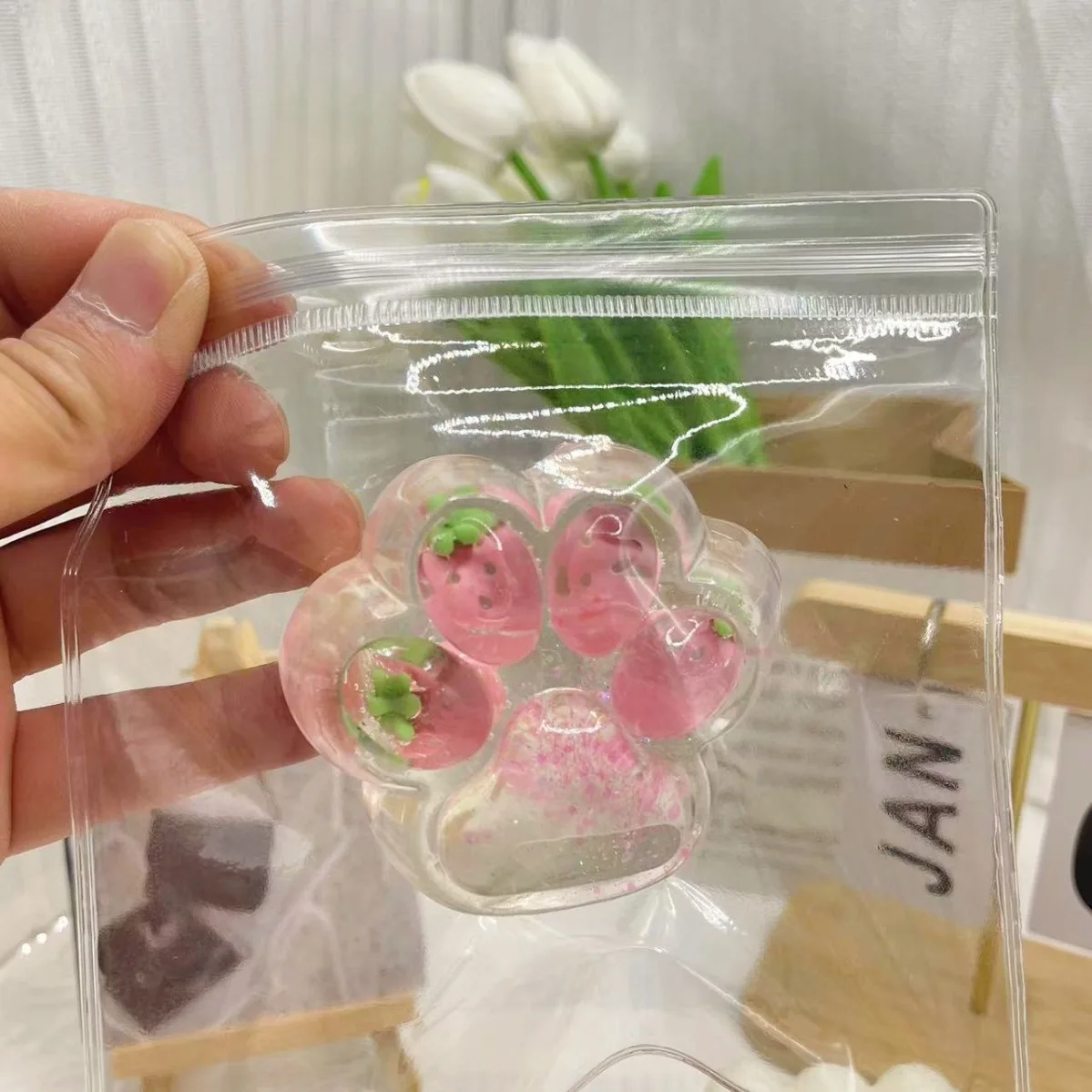 Прозрачная металлическая клубника Ins