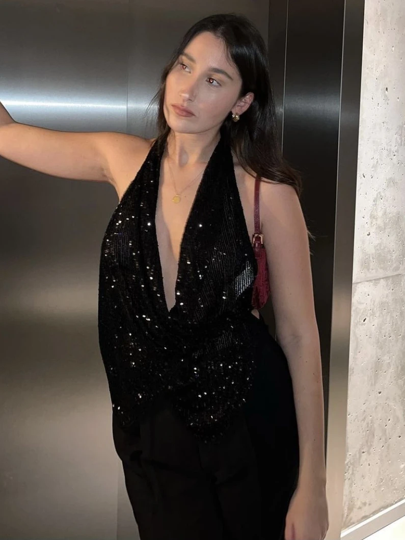 

Майка женская блестящая без рукавов, с открытой спиной и завязкой на шее