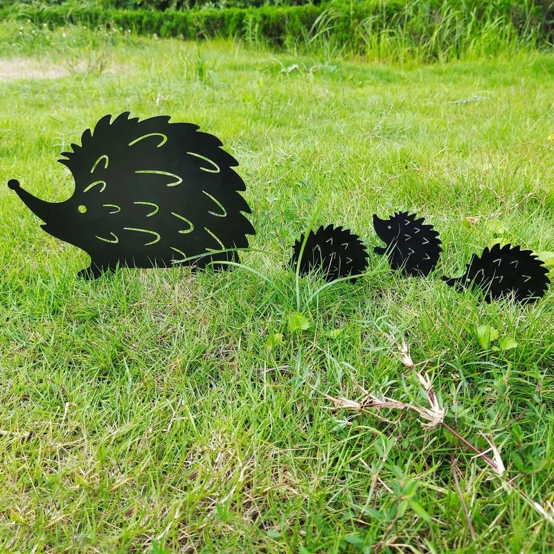 

4 Pieces Hedgehog Family Garden Courtyard Iron Decoration Plug-in Creative Metal Hollow Crafts Outdoor Animal Decor Ornaments