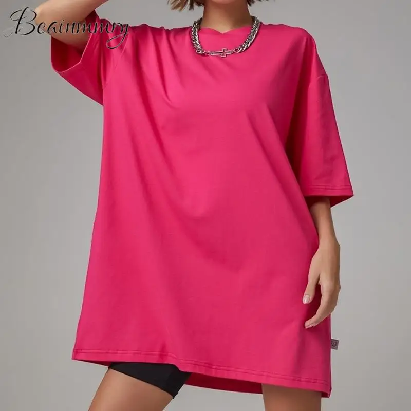 Фото Женская футболка с оверсайз кроем из натурального хлопка короткими рукавами Женская футболка с оверсайз кроем из натурального хлопка короткими рукавами