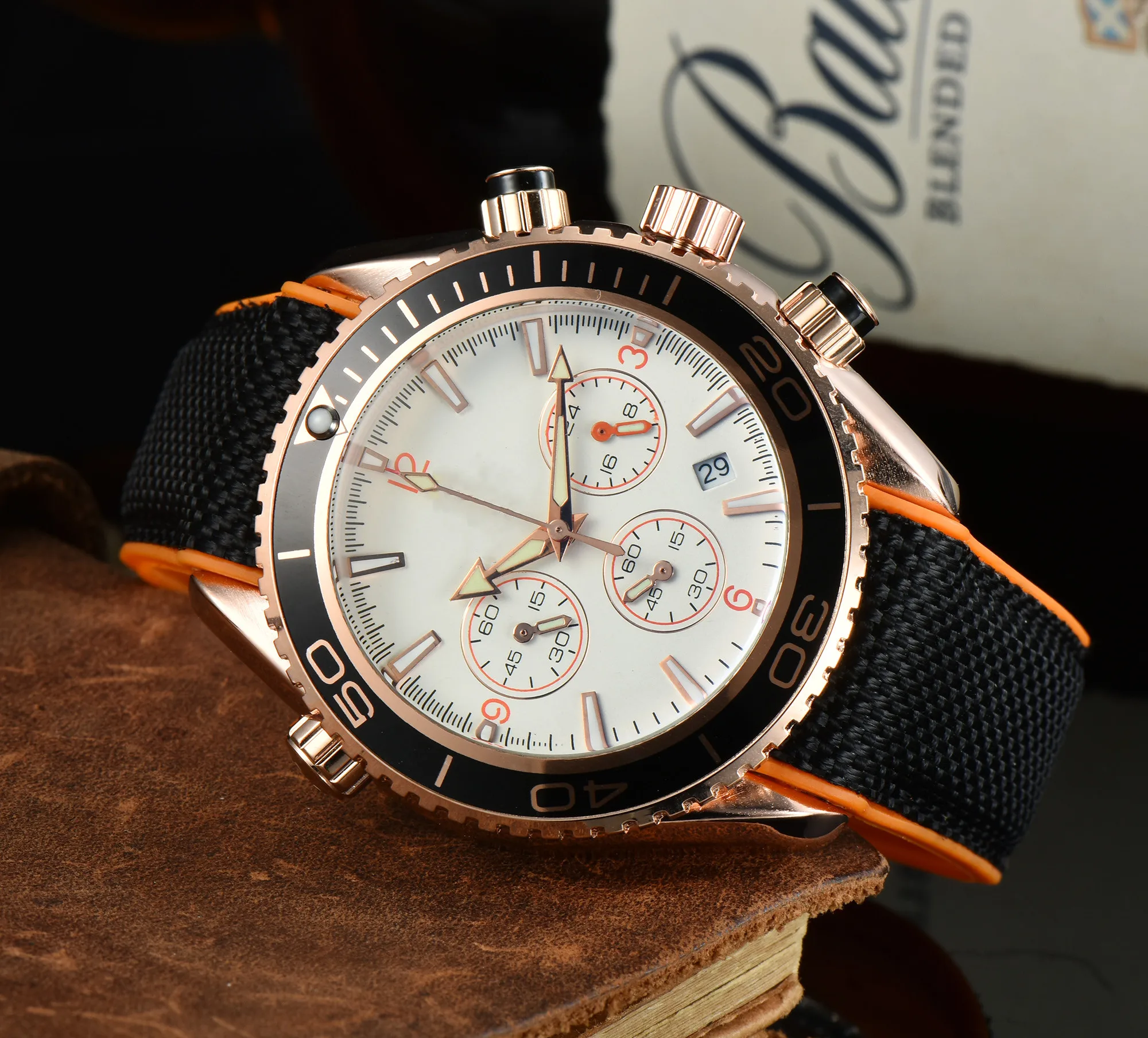 

Hot Brand New Fashion OMG12 Style Luxury Sport Quartz Business Silicone Watch Man Calendar Round Wristwatch Date Models