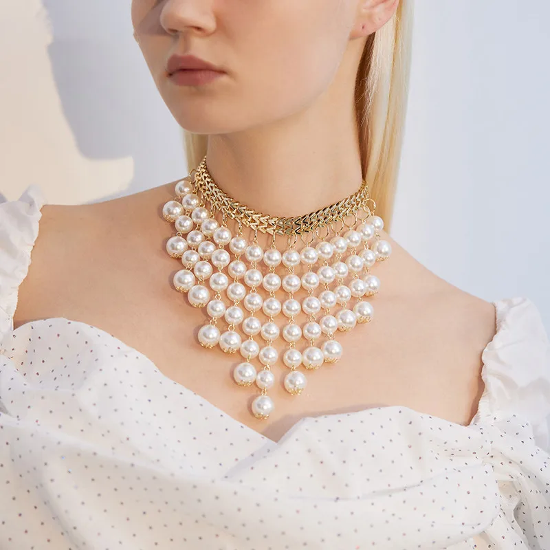 

Simple atmosphere European and American romantic Su artificial pearl clavicle chain women's dinner eye-catching design sense nec